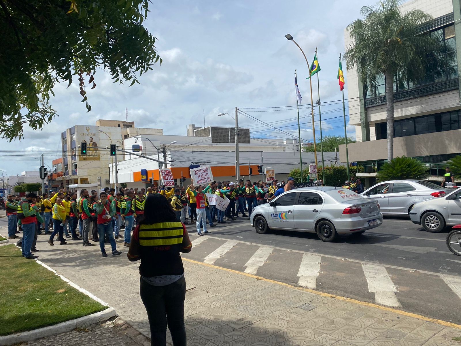 mototaxistas-cobram-fiscalizacao-para-combater-o-transporte-ilegal-de-passageiros-em-petrolina